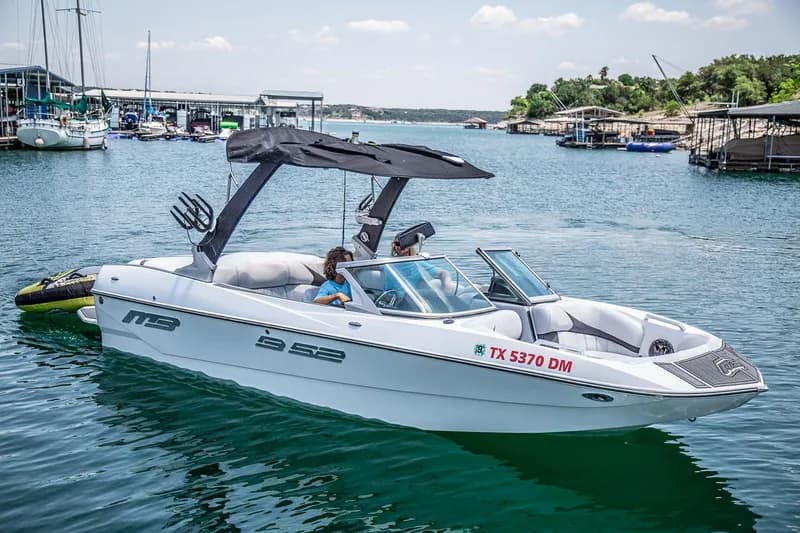 Lake Travis Wake Boat Rentals: Wakesurfing, Wakeboarding and Captained Charters