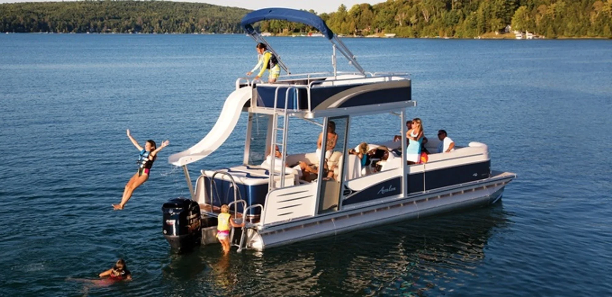 Lake Travis pontoon rental for visiting Starnes Island